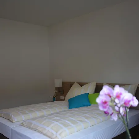 Zur Lahnbruecke Caldern