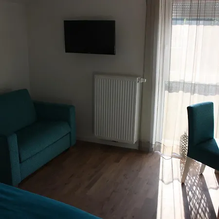 Zur Lahnbruecke Szálloda *