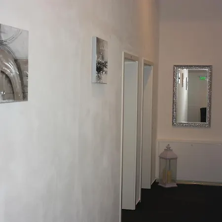 Zur Lahnbruecke Szálloda